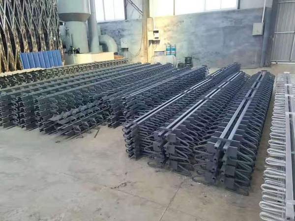 桥梁伸缩缝