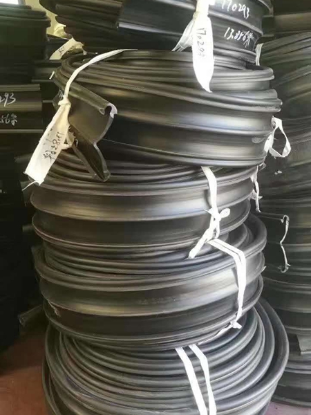 桥梁伸缩缝